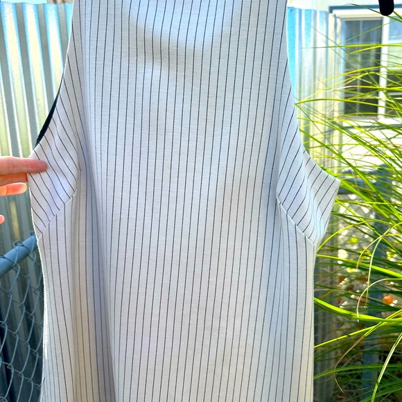 BANANA REPUBLIC TOP - Picture 3 of 4